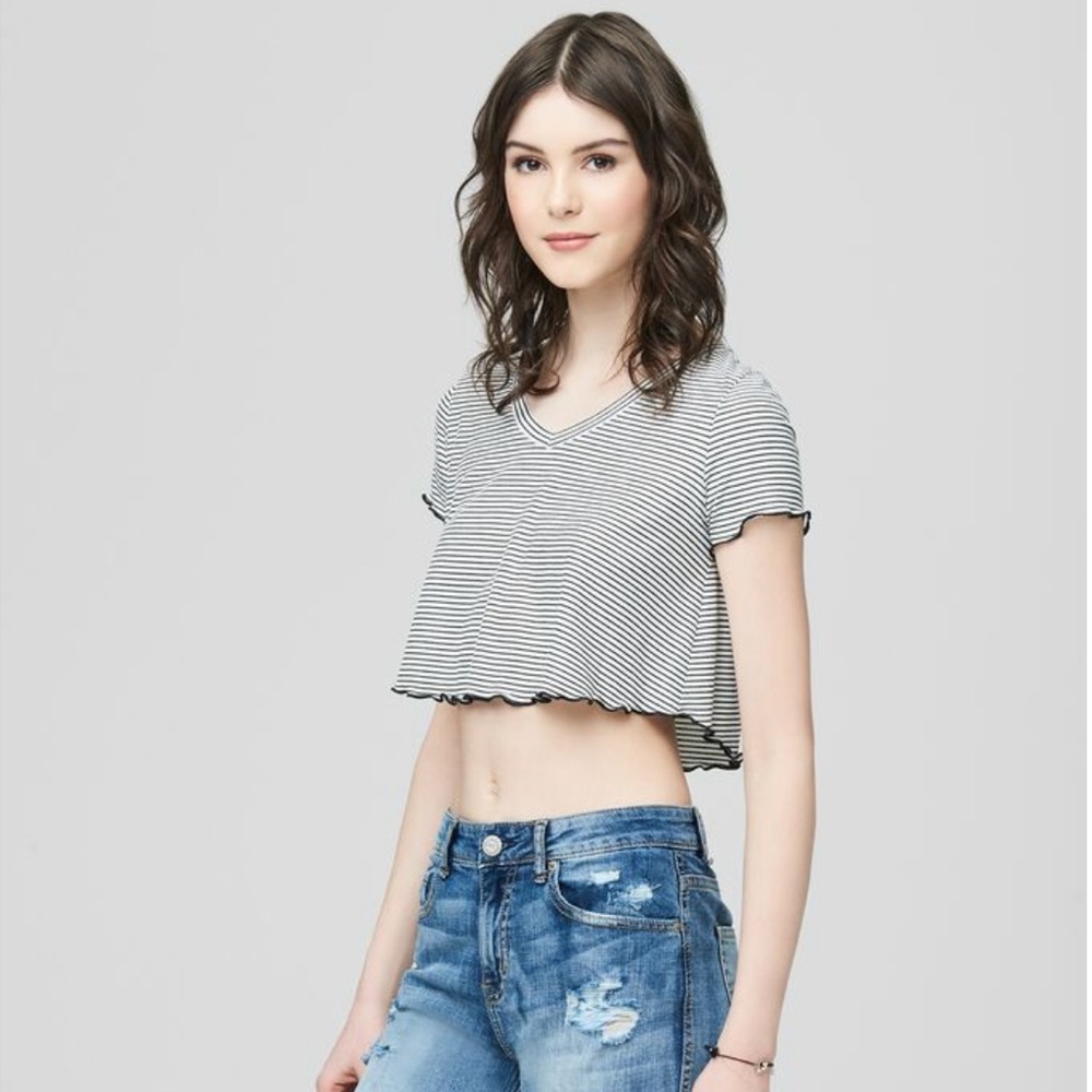 AERO STRIPED V-NECK CROP TOP